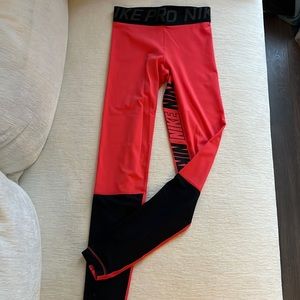 BRAND NEW - NIKE PRO LEGGING